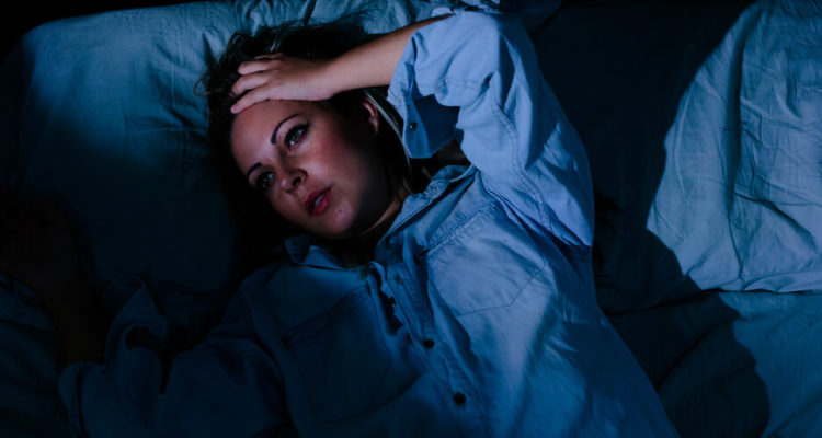 Медики поділилися простим способом здолати безсоння