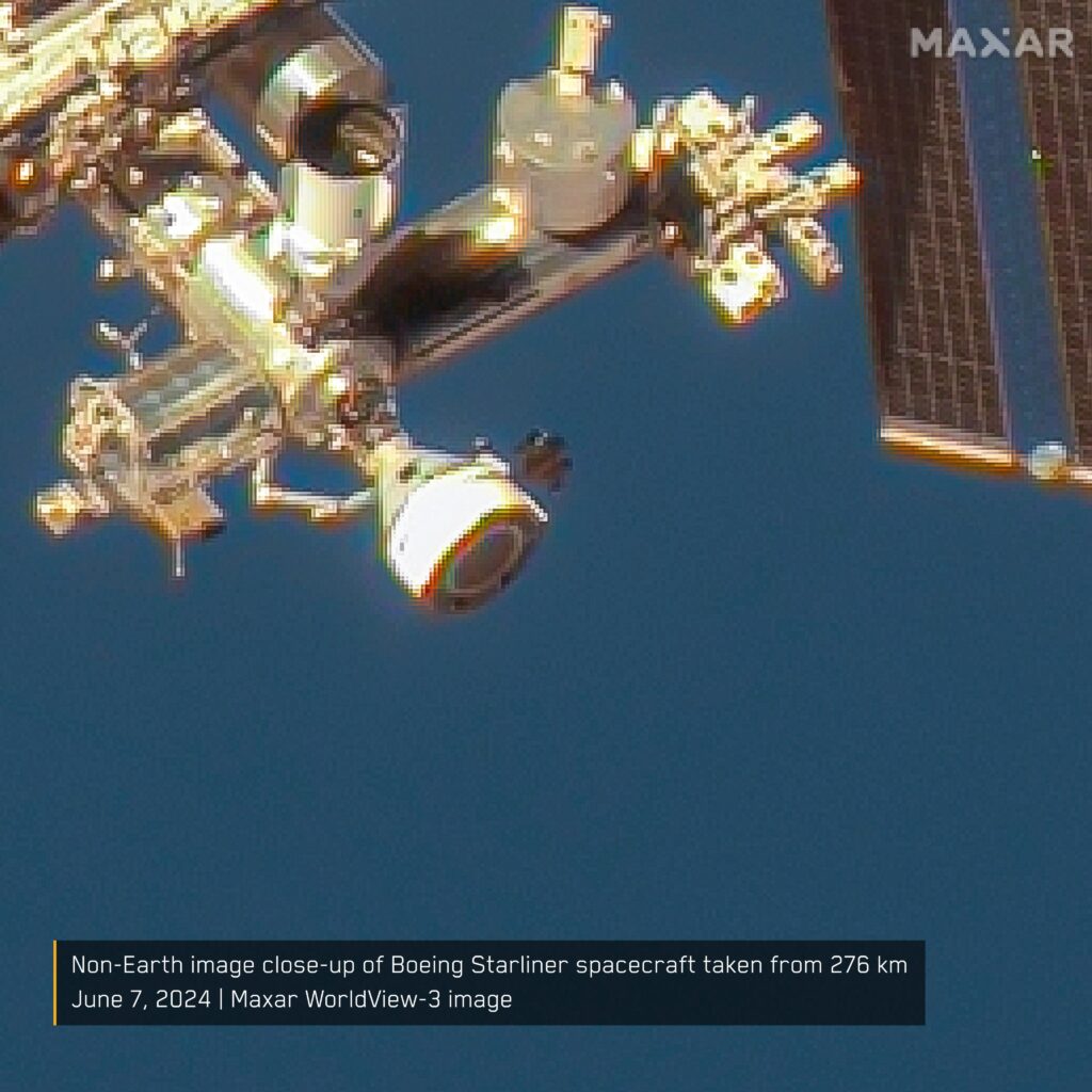 Опубліковано перші знімки корабля Starliner пристикованого до МКС