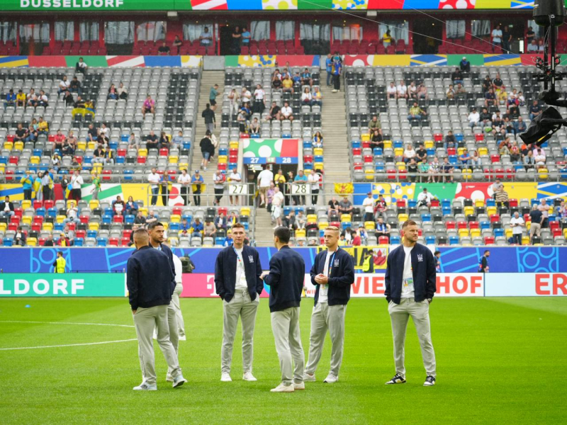 Команда на стадіоні