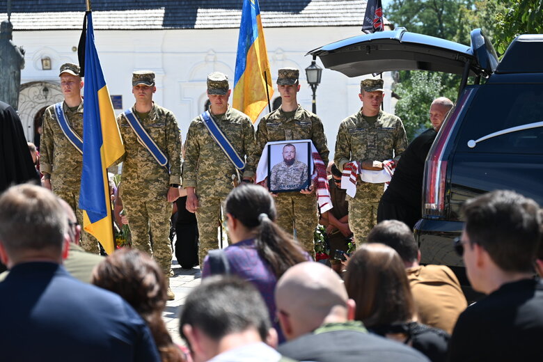 Прощання з воїном Володимиром Сергієвським