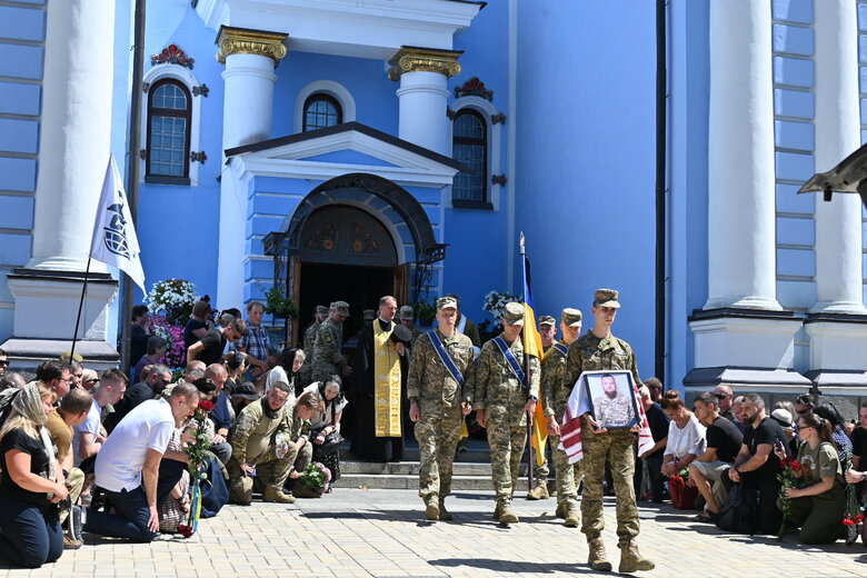 Прощання з воїном Володимиром Сергієвським