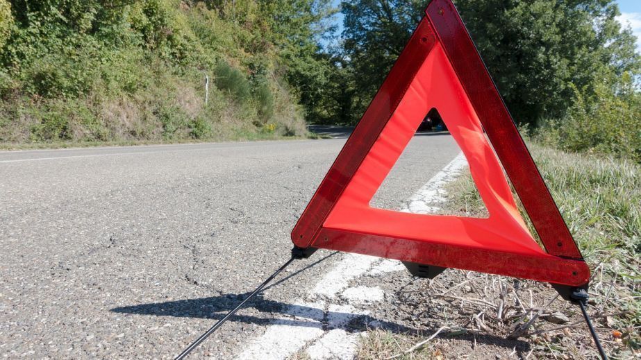 В Днепропетровской области в районе Перещепино перевернулся грузовик с семенами (ФОТО)