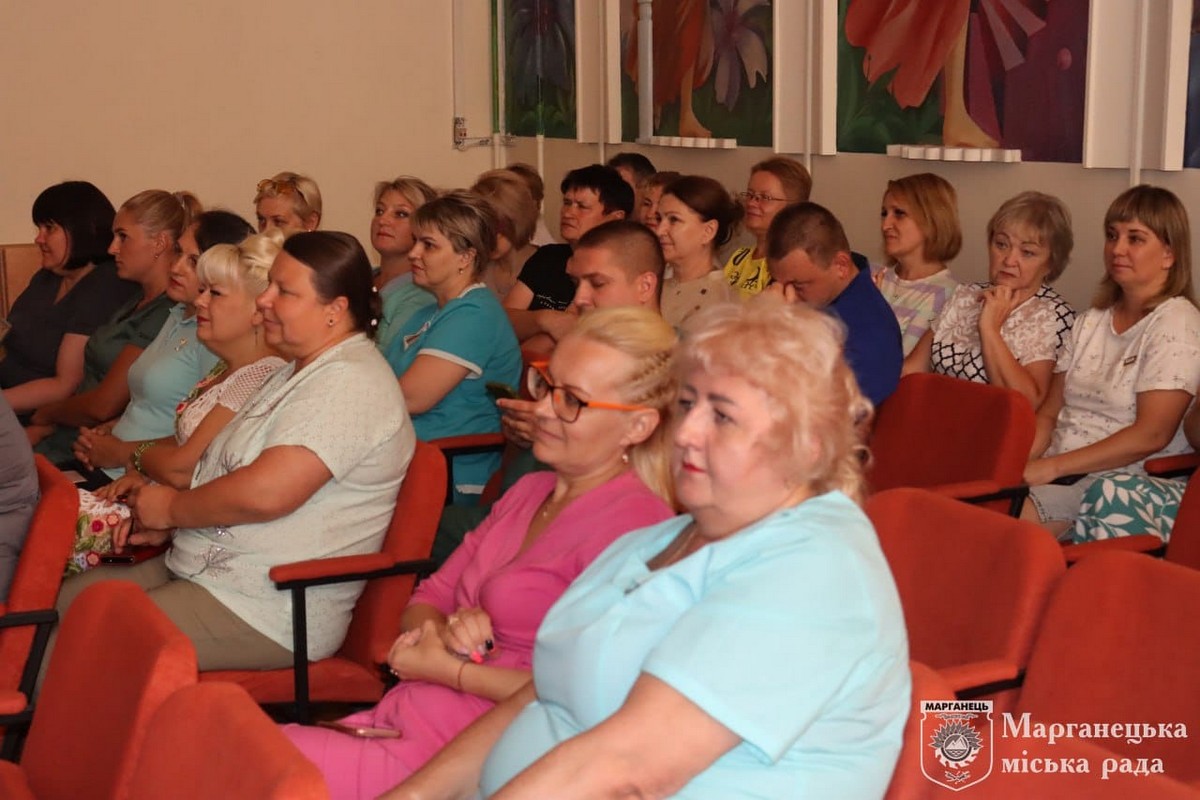 В Марганце поздравили медиков в преддверии профессионального праздника (фото)