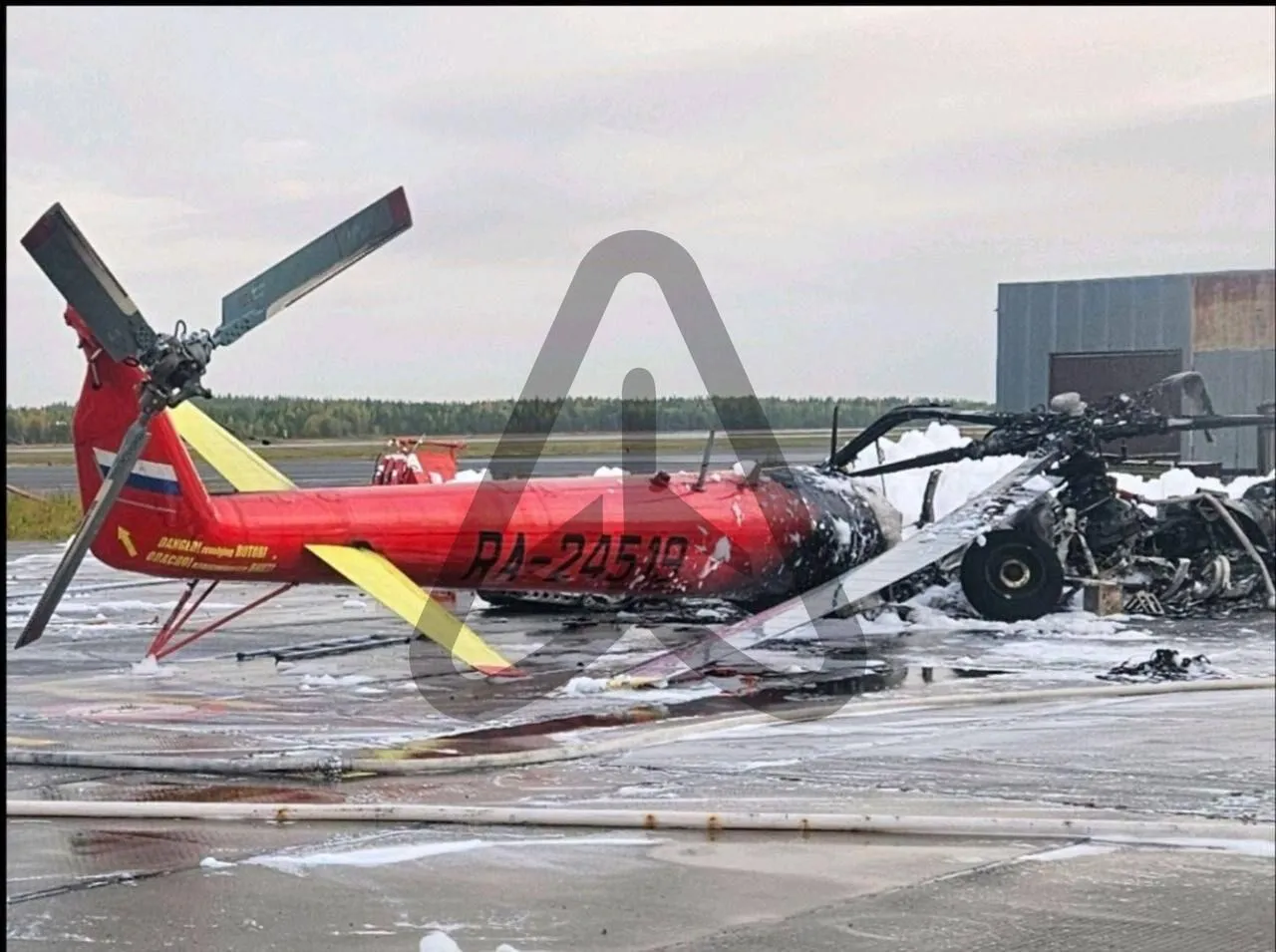 У Росії школярі підпалили вертоліт Мі-8: батько одного із "диверсантів" воює проти України. Фото