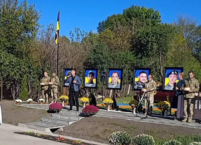 Живі, доки памʼятаємо: на Буковині відкрили Алею слави полеглим землякам