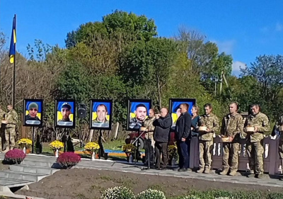 Живі, доки памʼятаємо: на Буковині відкрили Алею слави полеглим землякам