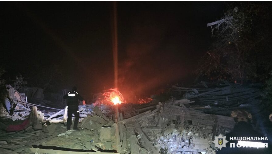 В сети появилось видео момента прилета авиабомбы в Основянском районе Харькова