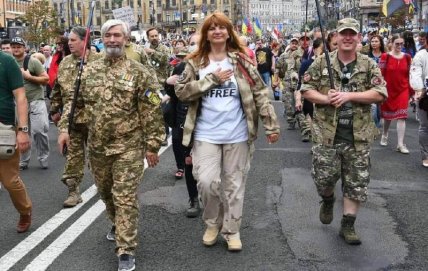 Разом понад 30 років: що відомо про дружину політика Дмитра Корчинського та як вона виглядає