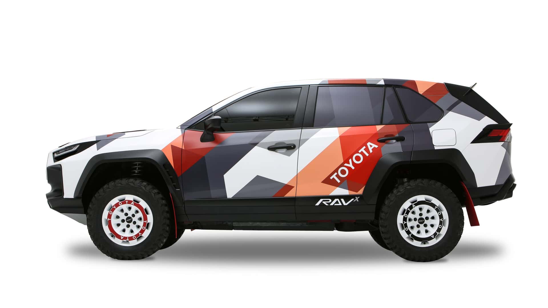 Кросовер Toyota RAV4 перетворили на справжній позашляховик: опубліковані фото