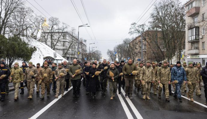 “Наш обов’язок — говорити світу правду про жорстокий злочин”: президент і перша леді вшанували пам’ять жертв Голодоморів в Україні