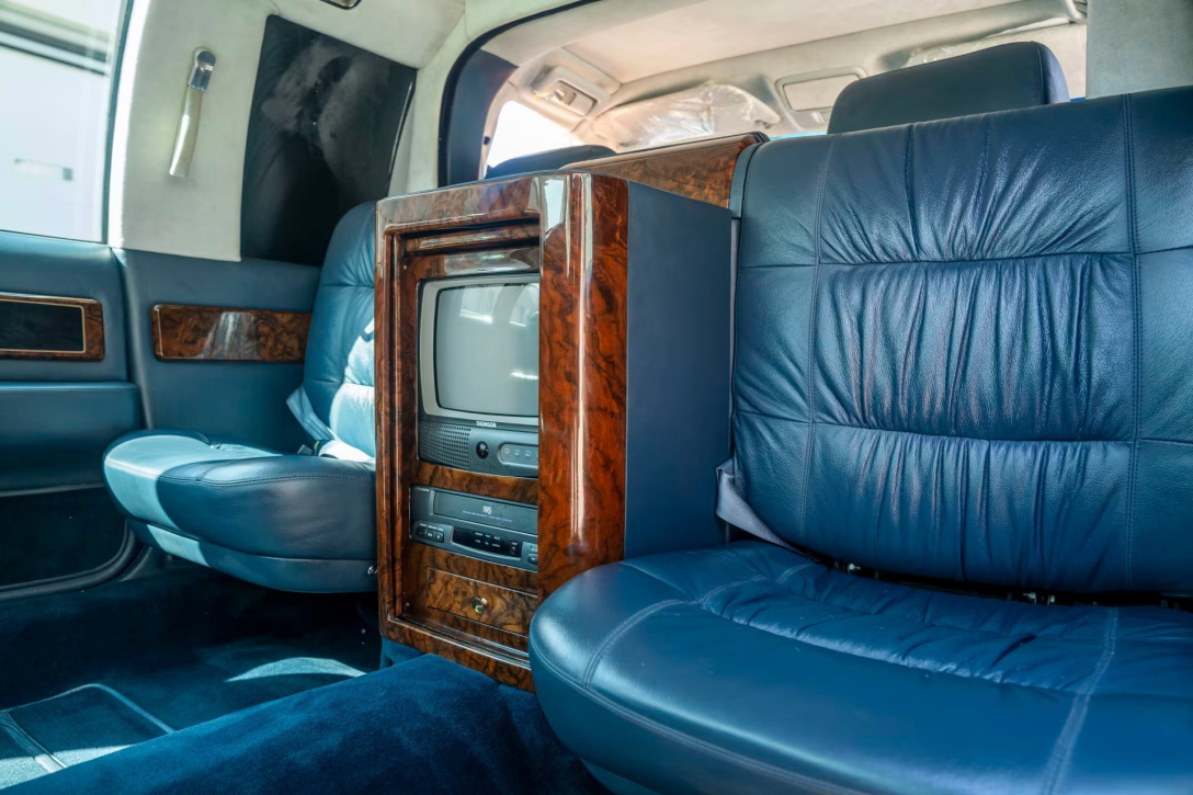 Cadillac Fleetwood Brougham, лімузин Cadillac, Білл Клінтон, авто Білла Клінтона