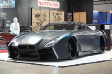 Nissan и Crewch представляют концепт GT-R356C на Токийском автосалоне.