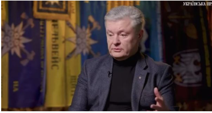 Порошенко поскаржився, що не зміг купити кави на заправці через санкції