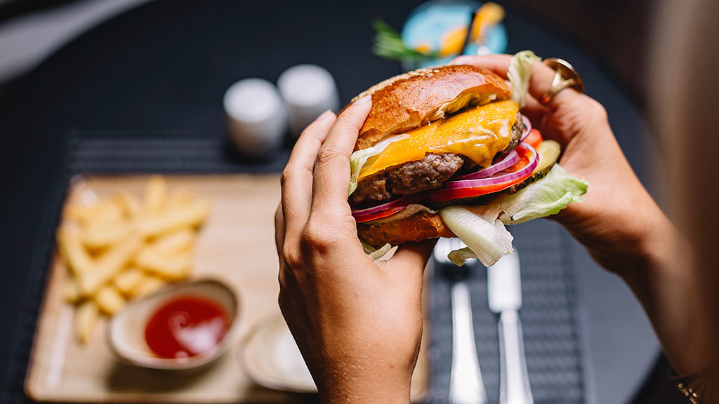 Чоловік “мало не збожеволів”, коли знайшов чек дружини з McDonald’s