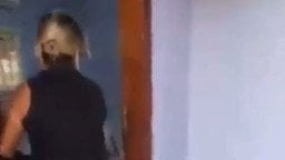 Жінка заскочила чоловіка з коханкою