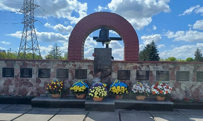 Меморіал загиблим, розташований у зоні відчуження / фото ДАЗВ