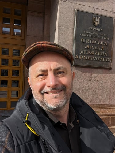 Зеленський призначив нових голів райадміністрацій Києва. Серед них — колишній комік та відомий дзюдоїст