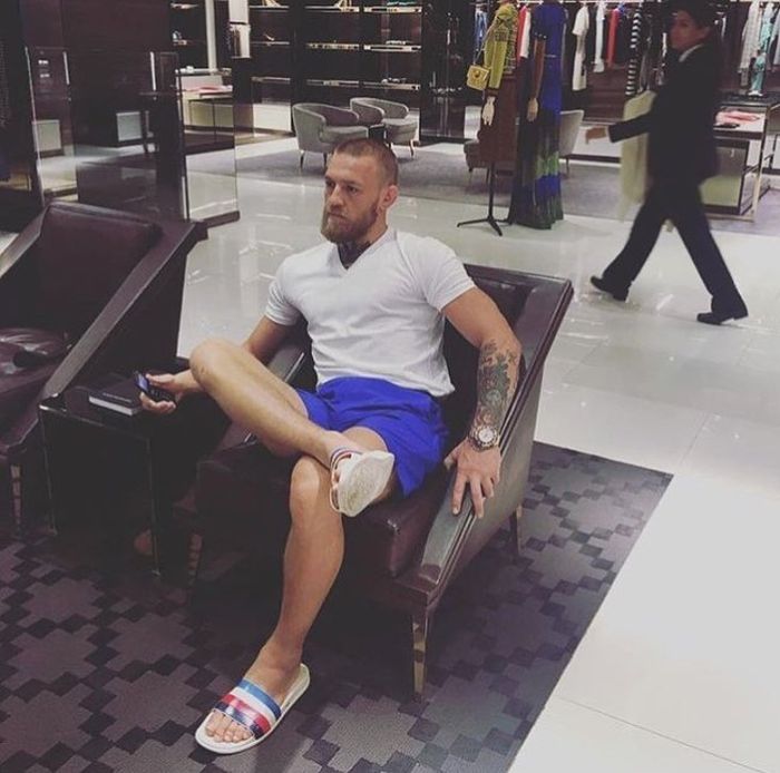 Чоловіки потрапили на шопінг