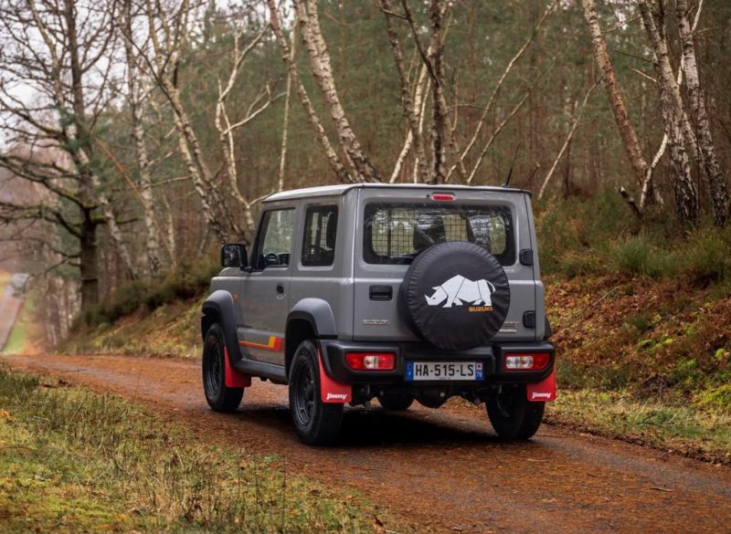 У стилі 80-х: Suzuki Jimny отримав ювілейну прощальну версію (ФОТО)