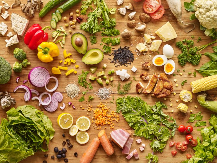 Нутриціолог назвала 10 продуктів із великим вмістом солі