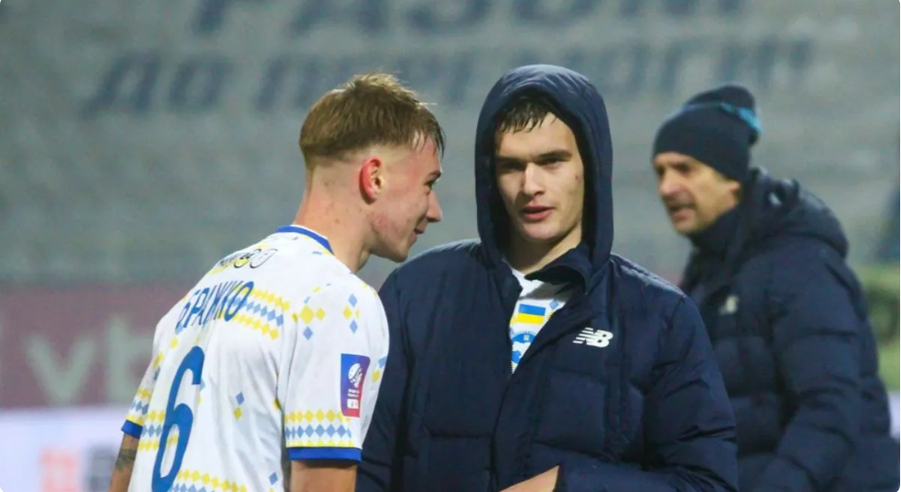 Бражко пожартував над Михавком і згадав відому пісню: фото моменту з зірками Динамо