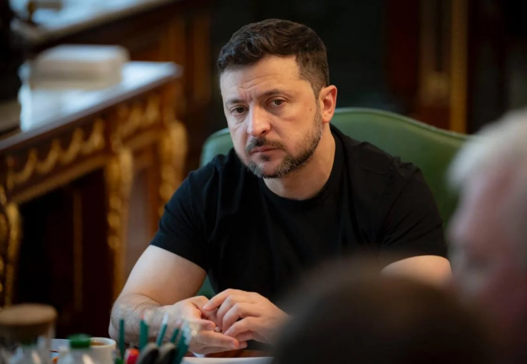 Зеленський запровадив санкції проти Королевської, Латиніної і Балашова