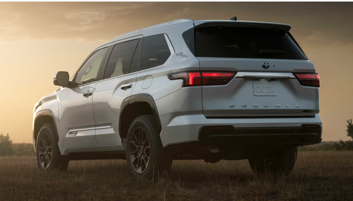 Найбільший позашляховик Toyota став ще розкішнішим, але й дорожчим