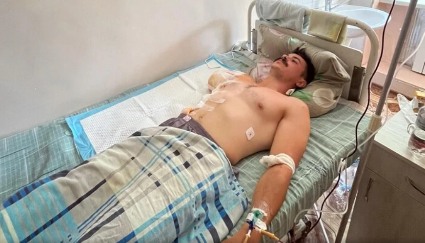 Син відомого телеведучого втратив руку на фронті