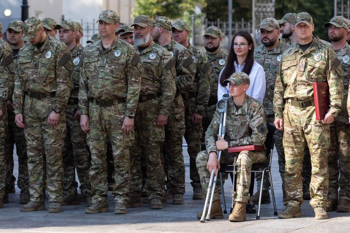 Зараз військовий почувається краще / фото з Facebook-сторінки Патрульної поліції України