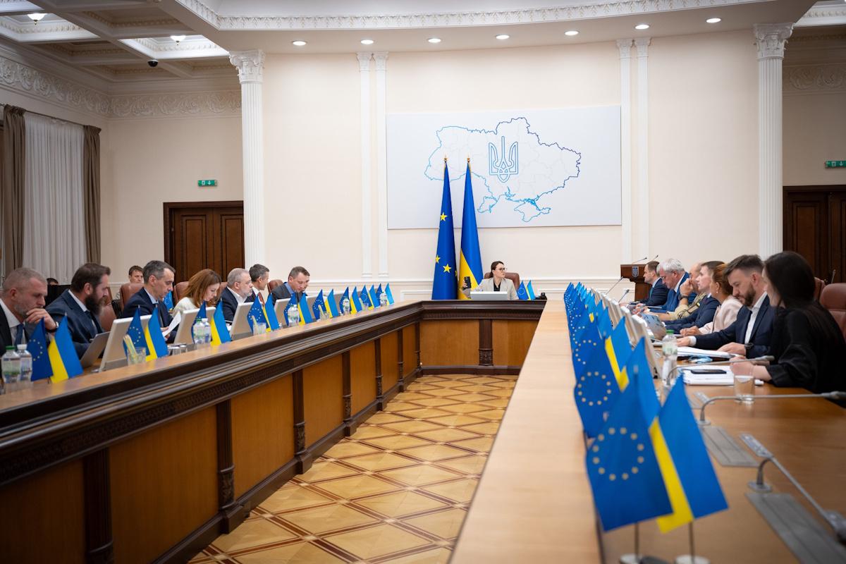 Уряд виділив фінансування на низку програм для ВПО і мешканців прифронтової зони / фото t.me/svyrydenkoy
