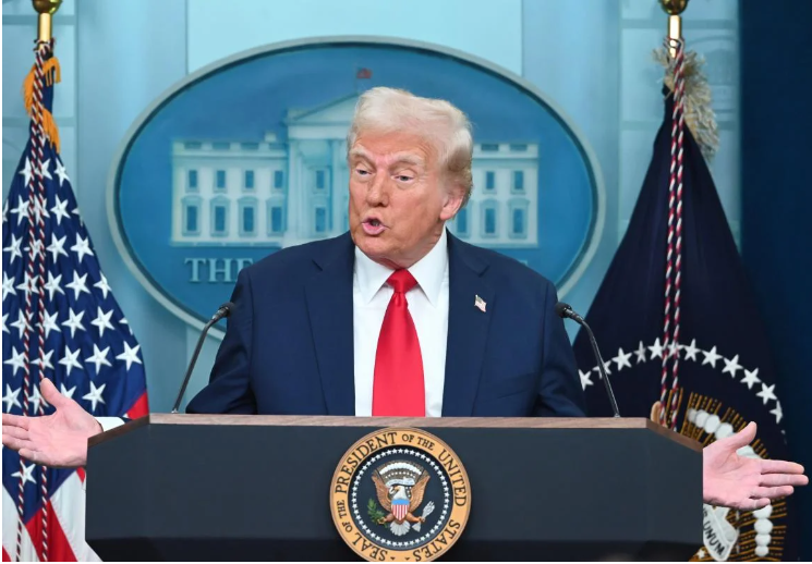 Трамп залишає для себе лазівки у питанні врегулювання війни в Україні, - NYT