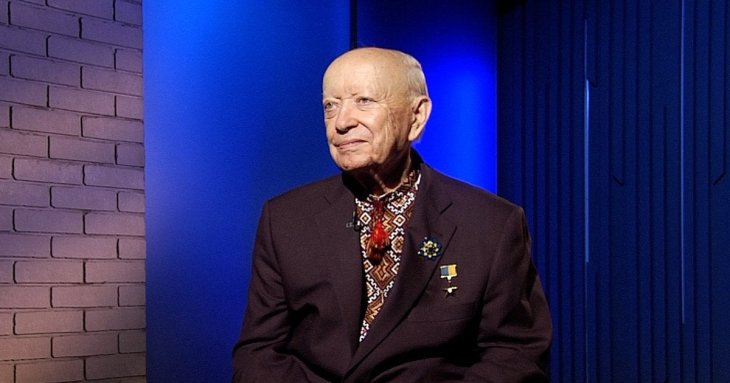 86-річний керівник ансамблю Вірського зізнався про розмір своєї пенсії і скільки має квартир