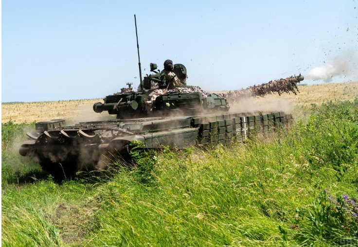 Україна хоче паралізувати російську армію на суші, як це вже зробили в морі, - журналіст