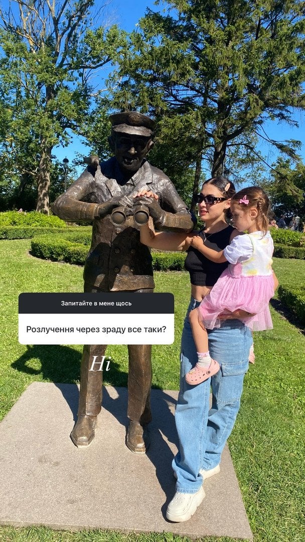 Колишня дружина Романа Сасанчина з їхньою донькою / © instagram.com/annavi_sasanchyn