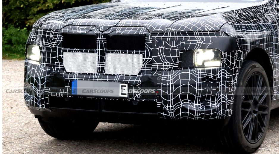 Цей велетенський електричний позашляховик BMW змушує навіть модель XM здаватися крихітною