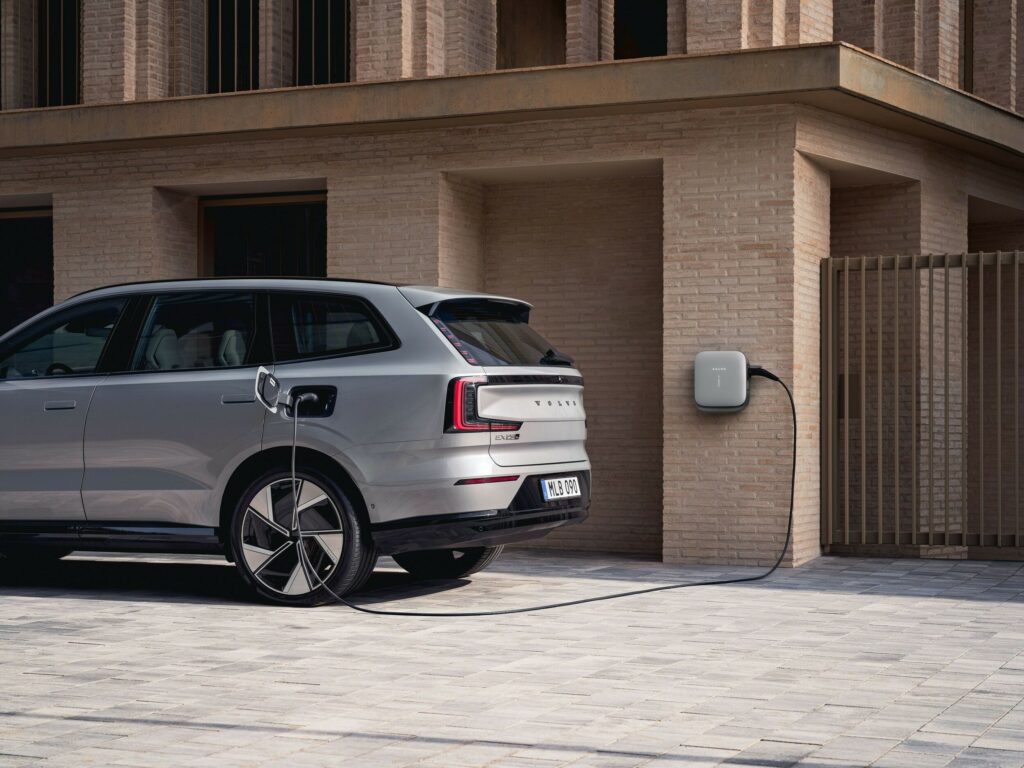 2026 Volvo EX90