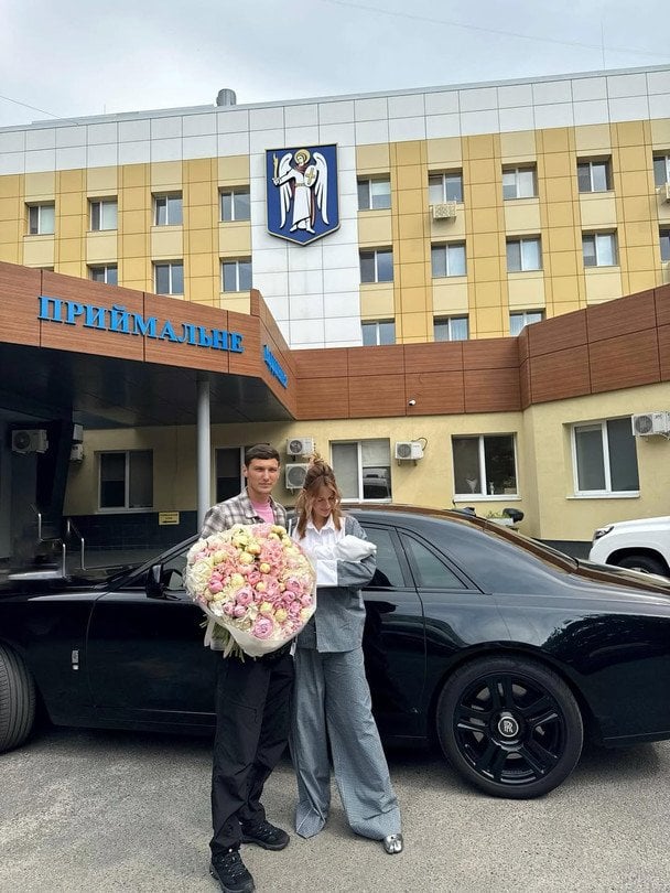 Леся Нікітюк із нареченим і сином / © instagram.com/lesia_nikituk