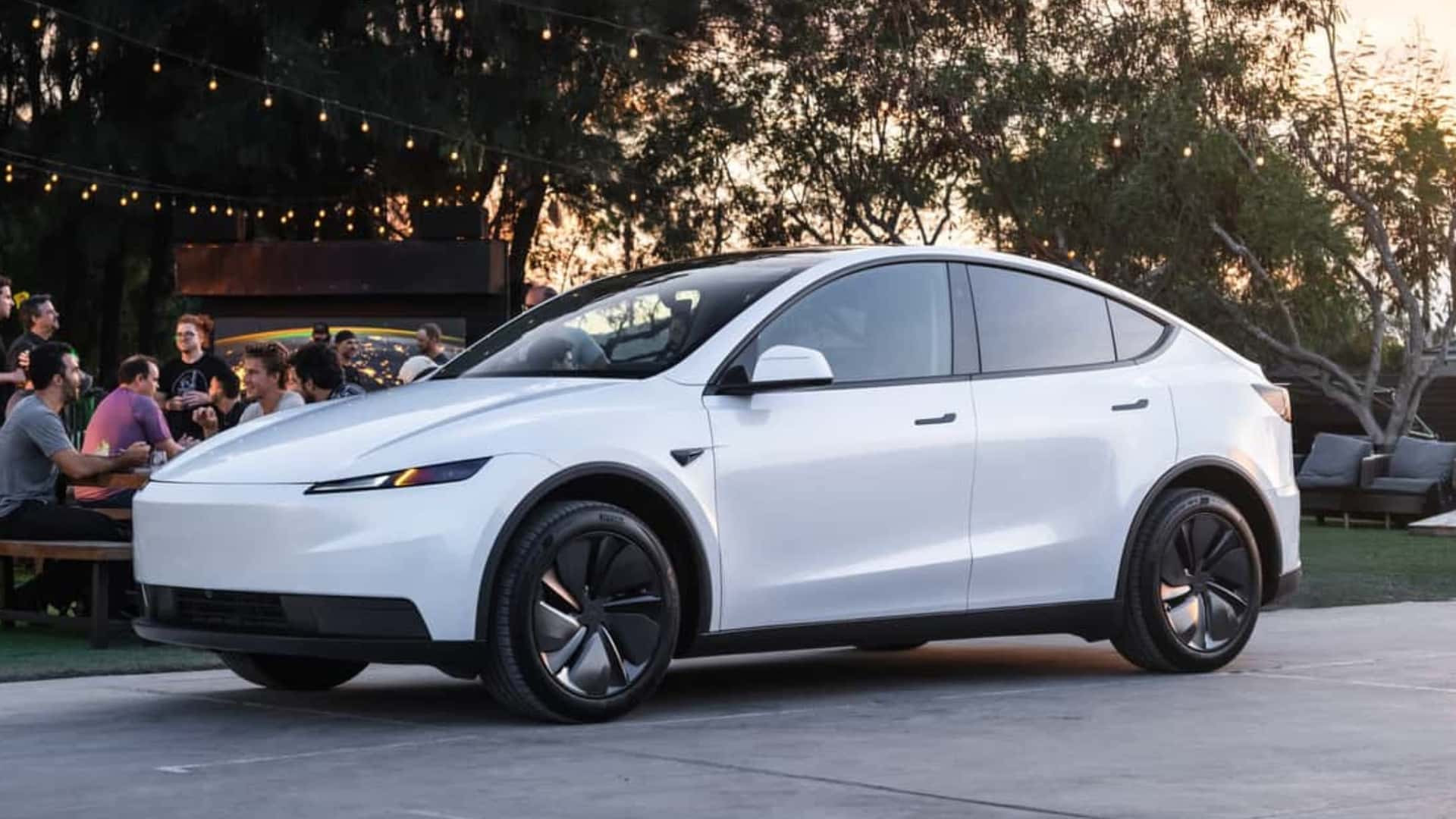 Tesla Model Y Standard 2026 року