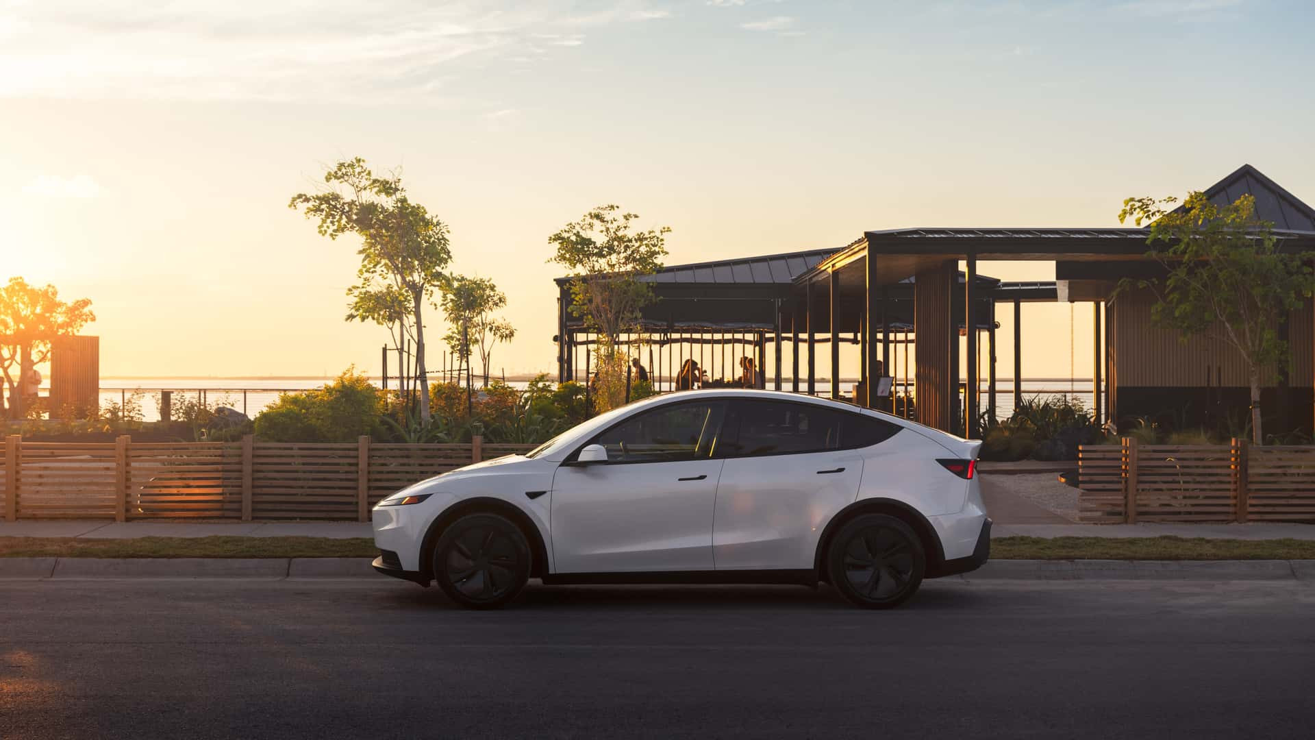 Tesla Model Y Standard 2026 року