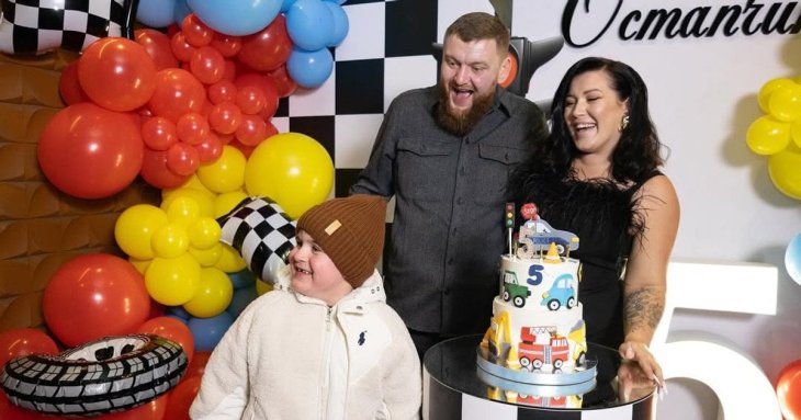 Схудлий на 65 кг Жогло відсвяткував день народження сина з аутизмом і показав фото з родиною