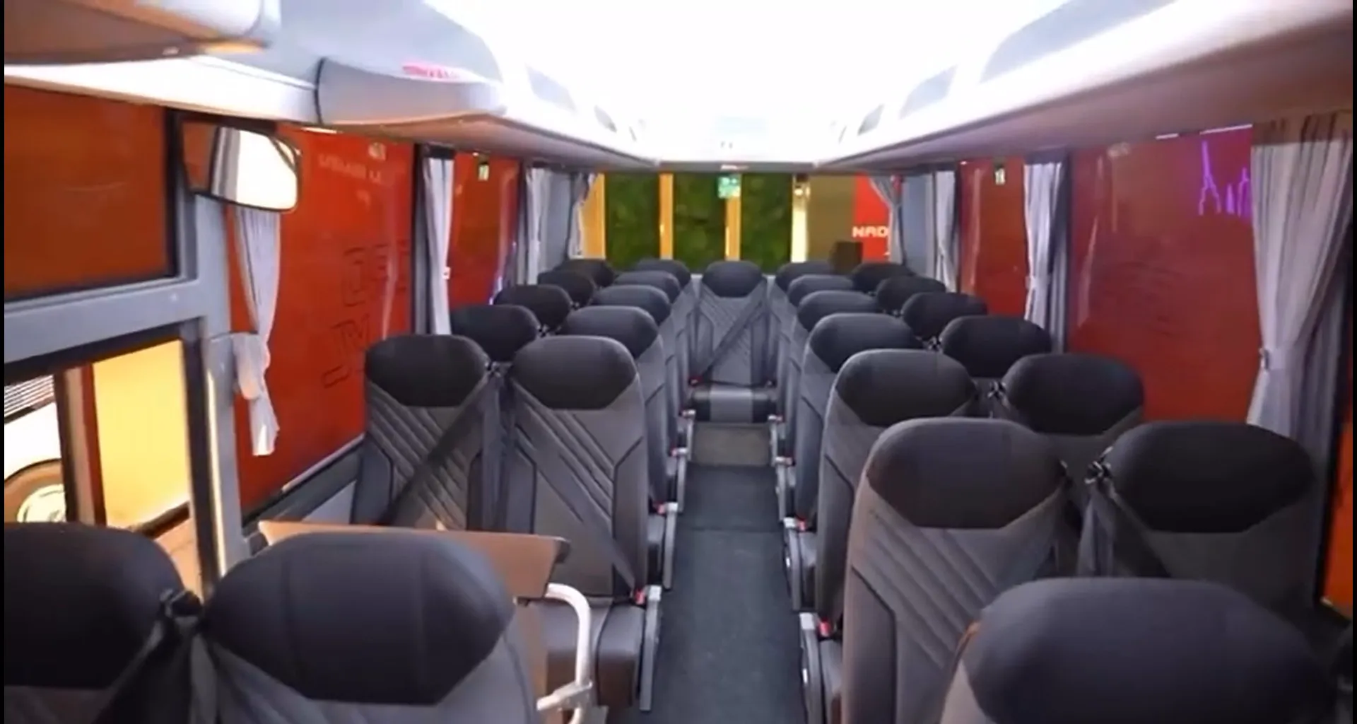 Anadolu Isuzu показала низку новітніх автобусів