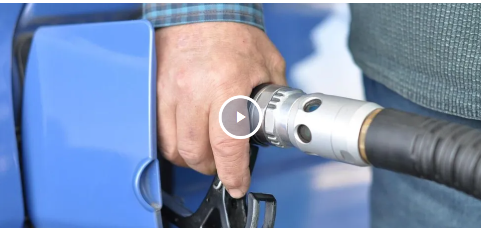 АЗС скасують поточні ціни на бензин: в НБУ розповіли, до чого готуватися українцям