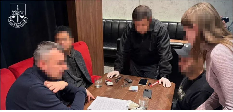 В Україні кинули за грати іноземного шпигуна, який намагався отримати секретну технічну документацію на український літак