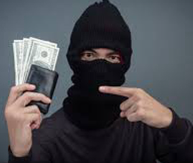 Дві жінки хотіли отримати грошову допомогу, але втратили власні кошти