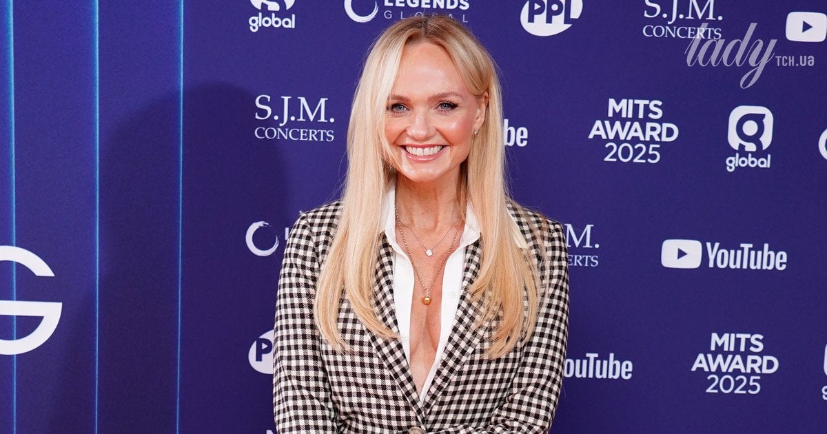 У картатому костюмі і розстебнутій сорочці: зірка Spice Girls Емма Бантон блиснула пікантним декольте на церемонії