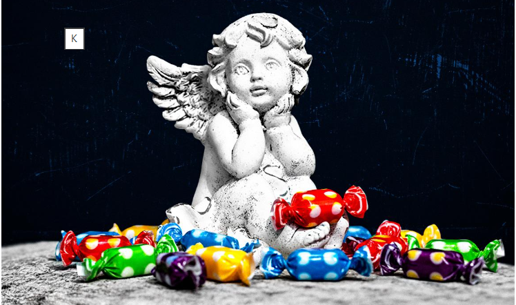 Чи треба йти на кладовище в день народження померлого і роздавати цукерки: пояснення етнолога