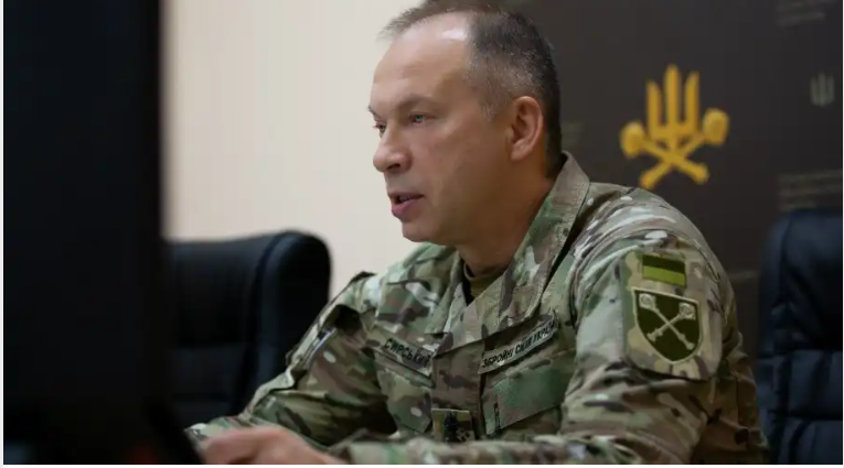 Росіяни хочуть захопити Покровськ і міста поблизу, а потім здійснити "останній маневр" в регіоні, — Сирський