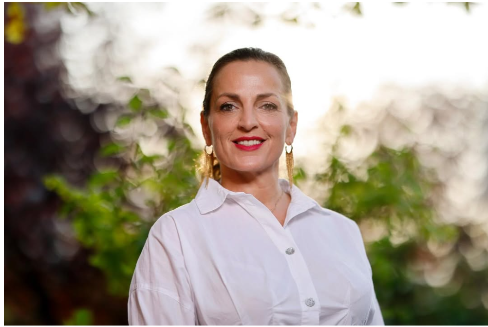 Ніколь Ансарі-Кокс отримала нагороду за підтримку українських біженців