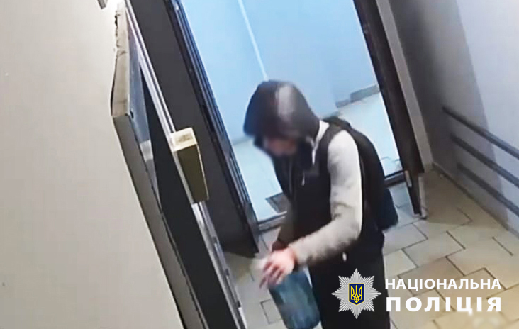 В Києві чоловік підпалив ліфт в будинку коханої — що вирішив суд