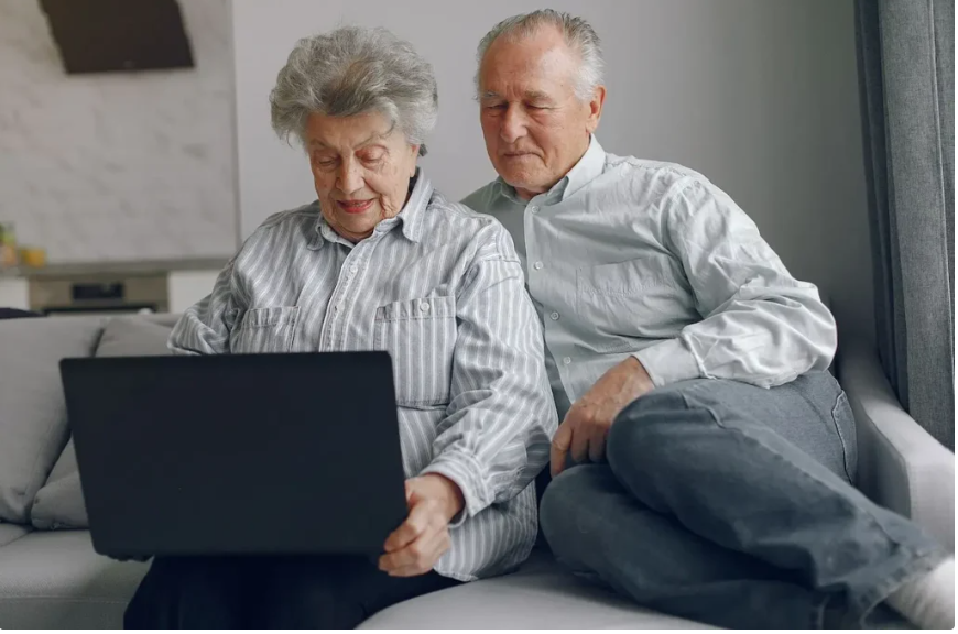 Чи буде велика пенсія, якщо є 40 років стажу – розрахунки і реальні суми